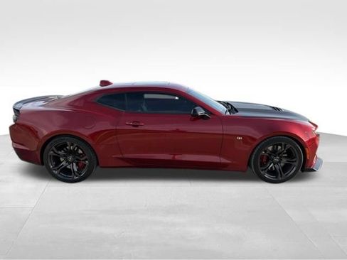 Used 2021 Chevrolet Camaro SS RWD image 3