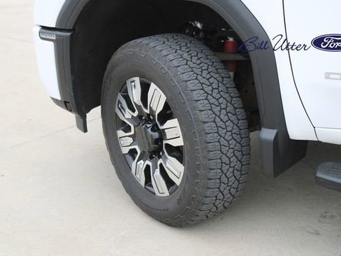 Used 2025 GMC Sierra 2500 Denali image 9