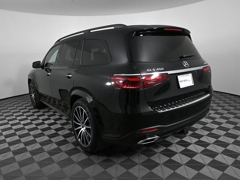 Used 2025 Mercedes-Benz GLS 450 4MATIC image 4