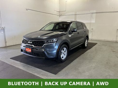Used 2022 Kia Sorento LX AWD/4WD image 1