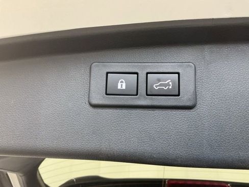 Used 2025 Subaru Outback Premium image 12