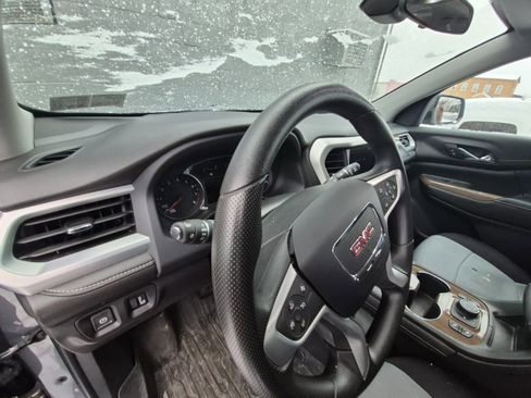 Used 2021 GMC Acadia SLE w/ Driver Convenience Package image 10