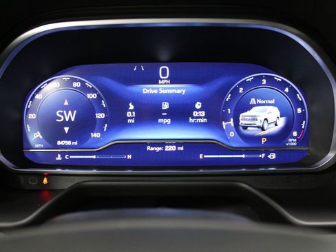 Used 2023 Chevrolet Suburban Premier image 41