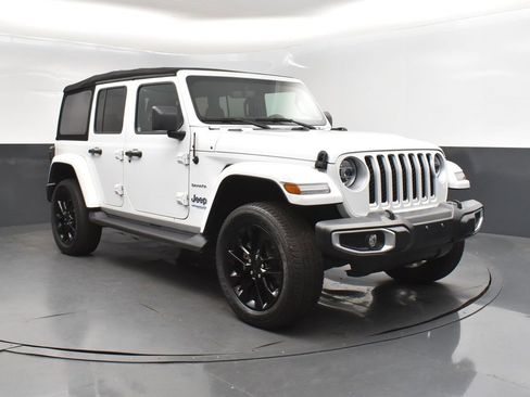 Used 2021 Jeep Wrangler Unlimited Sahara image 9