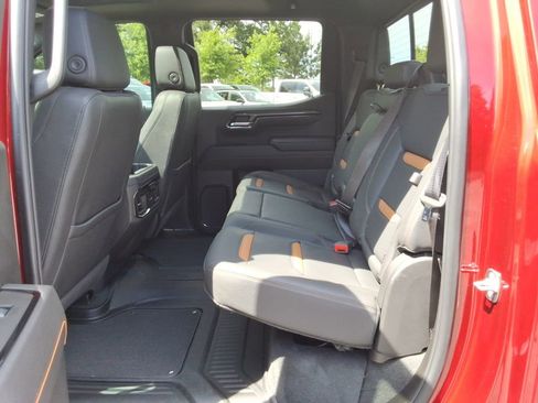 Certified 2025 GMC Sierra 1500 AT4 w/ AT4 Premium Package AWD/4WD image 20