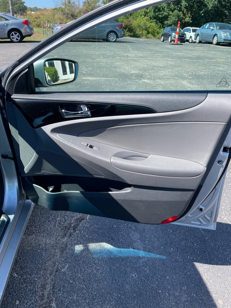 Used 2013 Hyundai Sonata Limited FWD image 22