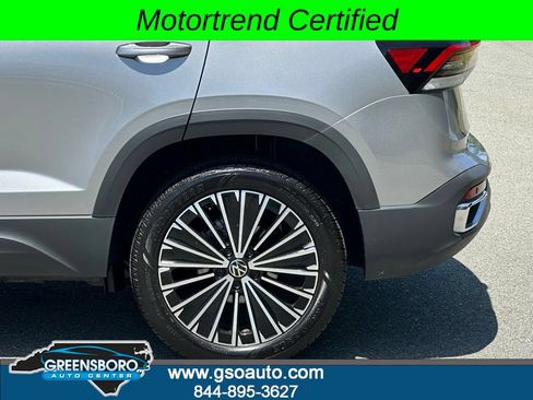 Used 2025 Volkswagen Taos SE FWD image 41