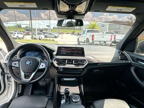 Used 2024 BMW X3 sDrive30i RWD image 3