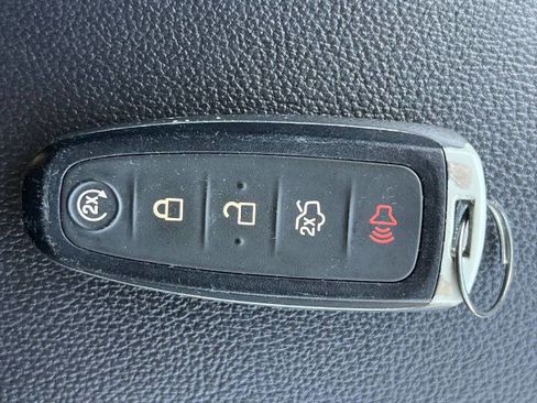 Used 2019 Ford Escape SE image 21