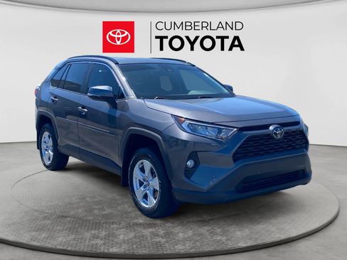 Used 2021 Toyota RAV4 XLE w/ Convenience Package FWD image 7