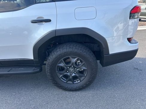 Used 2024 Lexus GX 550 image 6