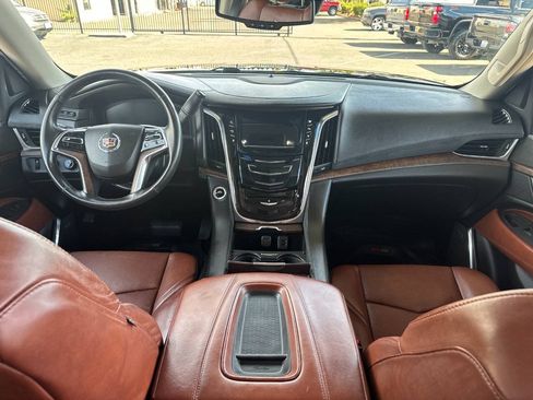 Used 2015 Cadillac Escalade ESV Luxury AWD/4WD image 16