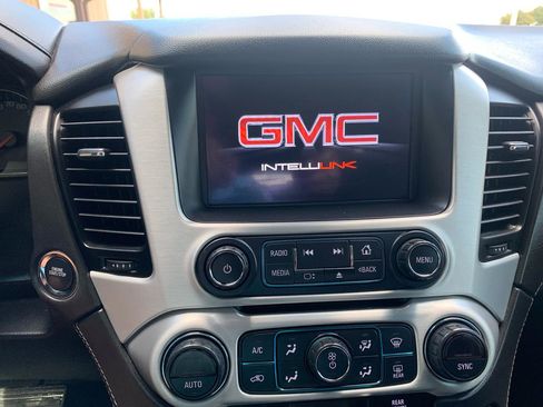 Used 2020 GMC Yukon XL SLT AWD/4WD image 29