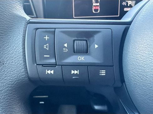 Used 2025 Nissan Kicks SV image 9