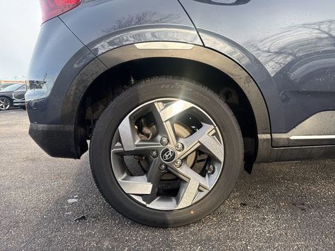 Used 2023 Hyundai Venue Limited w/ Cargo Package image 14