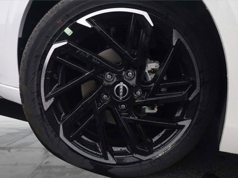 New 2026 Nissan Sentra SR w/ Floor Mat Package image 3