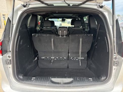 Used 2026 Chrysler Pacifica Limited FWD image 14