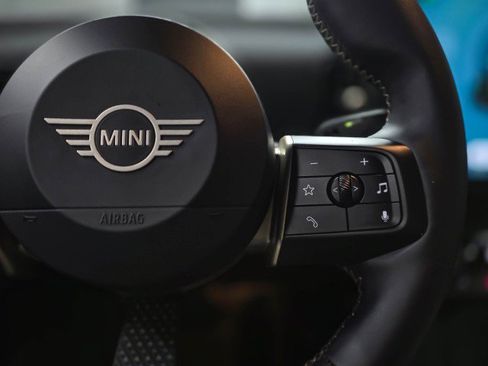 Used 2025 MINI Cooper S FWD image 19