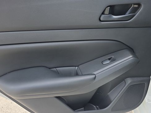 Used 2024 Nissan Altima 2.5 S image 13