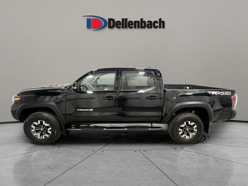 Used 2021 Toyota Tacoma TRD Off-Road w/ TRD Premium Off Road Package AWD/4WD image 2