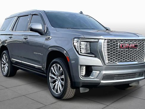 Used 2021 GMC Yukon Denali w/ Denali Ultimate Package image 3
