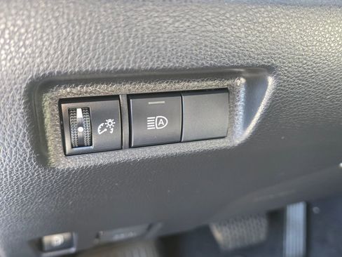 Used 2022 Toyota RAV4 XLE image 17