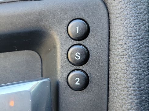 Used 2024 RAM 2500 Laramie w/ Safety Group image 19