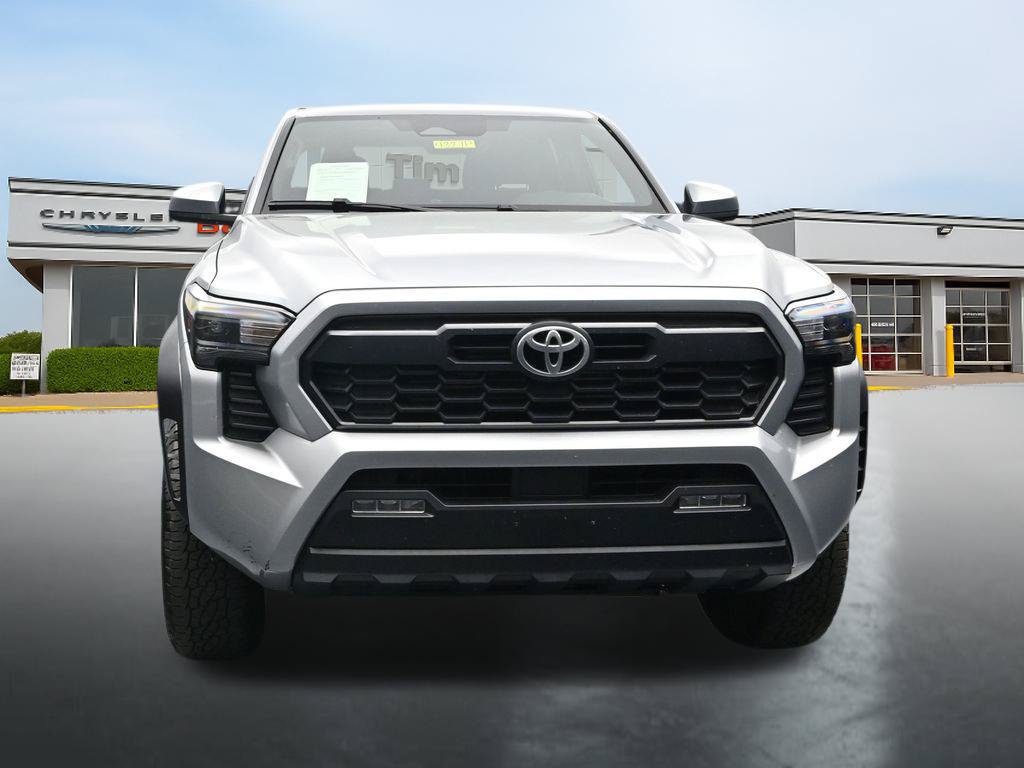 Used 2025 Toyota Tacoma TRD Off-Road AWD/4WD image 8