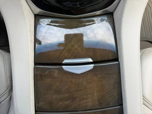 Used 2019 Cadillac Escalade ESV Luxury AWD/4WD image 31