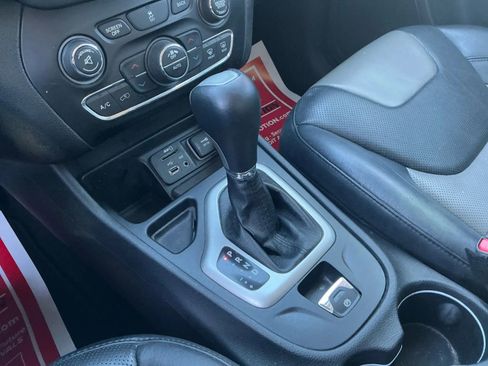 Used 2014 Jeep Cherokee Limited w/ Luxury Group image 33