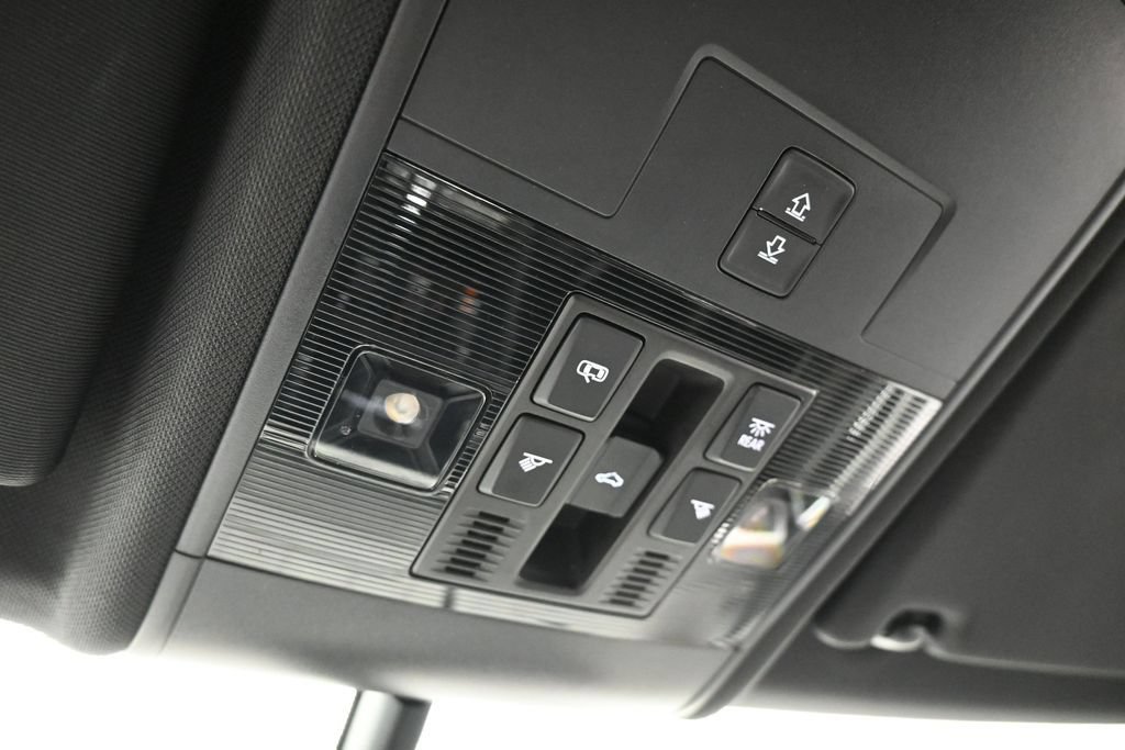 Used 2021 Volkswagen Atlas Cross Sport SE w/ Panoramic Sunroof Package FWD image 25