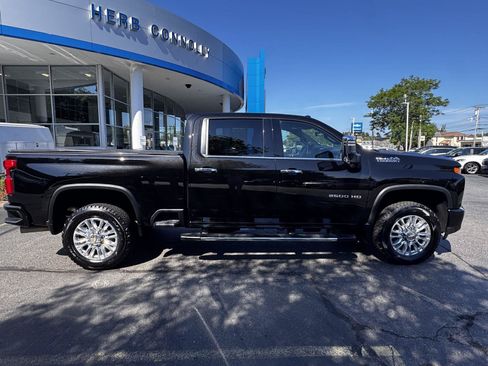 Certified 2022 Chevrolet Silverado 2500 High Country w/ Z71 Off-Road Package AWD/4WD image 8