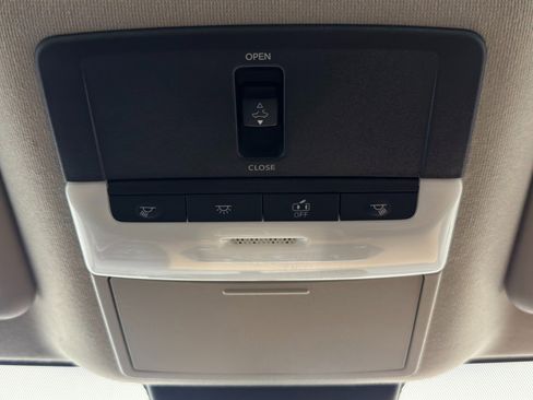 Used 2024 Nissan Sentra SV w/ SV Premium Package image 29