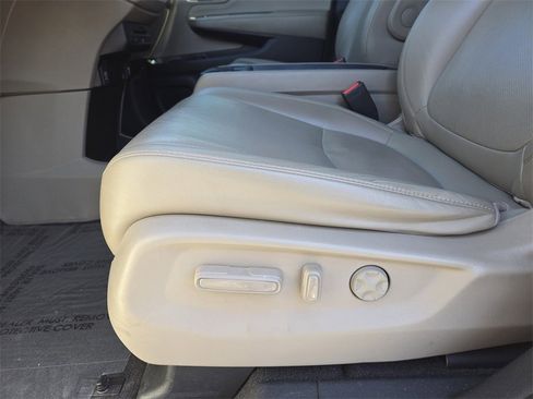 Used 2019 Honda Odyssey Elite image 25