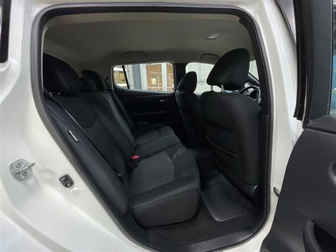 Used 2020 Nissan Leaf SV w/ SV Technology Package image 24