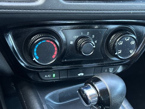 Used 2022 Honda HR-V LX image 19