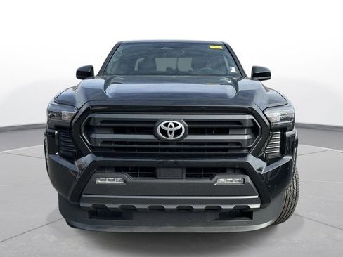 Certified 2025 Toyota Tacoma SR5 image 3