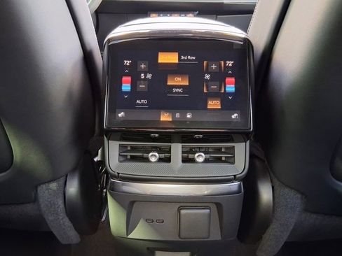 New 2026 Cadillac Vistiq Sport image 31