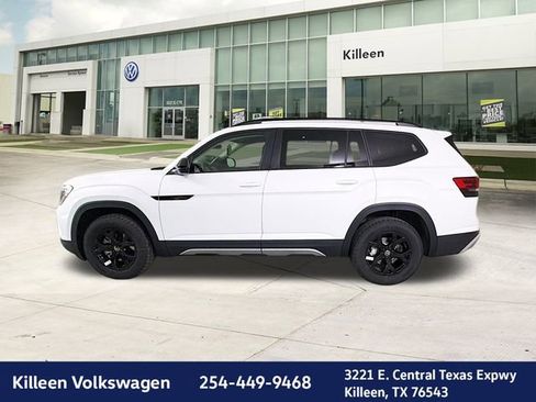 New 2026 Volkswagen Atlas Peak Edition image 4