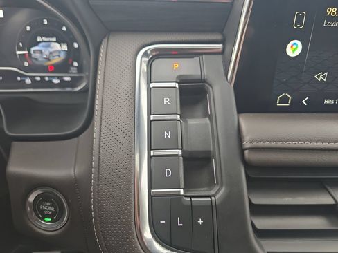 Used 2022 GMC Yukon SLT w/ SLT Luxury Package AWD/4WD image 36