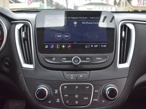 Used 2024 Chevrolet Malibu LT image 18