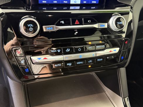 Certified 2022 Ford Explorer ST w/ Equipment Group 401A AWD/4WD image 21