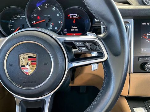 Used 2017 Porsche Macan image 19