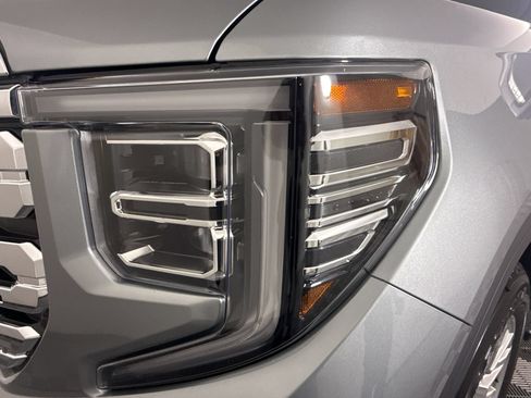 Used 2024 GMC Sierra 1500 Denali AWD/4WD image 11