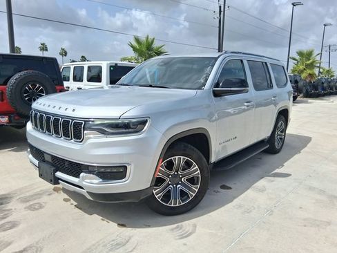 Used 2024 Jeep Wagoneer Series II w/ Flexible Seating Group RWD image 3