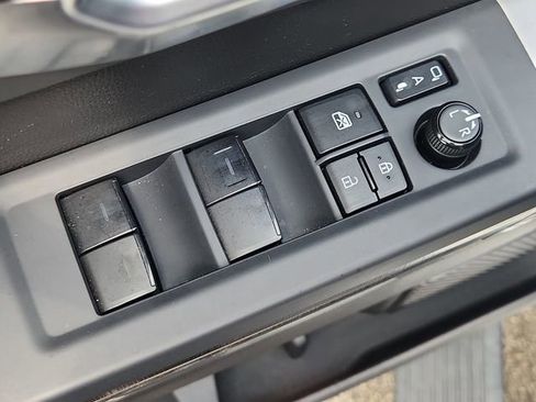 Used 2022 Toyota Tundra Platinum w/ Advanced Package AWD/4WD image 23