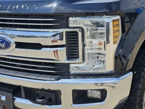 Used 2018 Ford F250 XLT w/ XLT Value Package AWD/4WD image 9