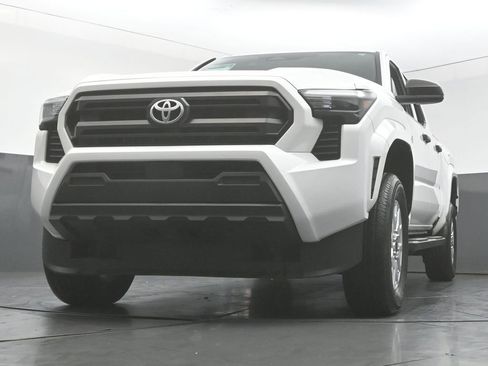 Used 2025 Toyota Tacoma SR RWD image 46