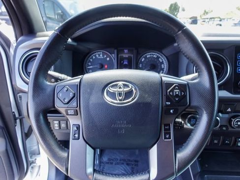 Used 2019 Toyota Tacoma TRD Sport w/ Technology Package AWD/4WD image 14