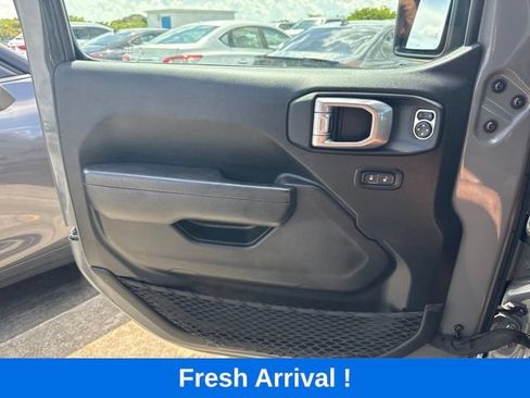 Used 2022 Jeep Gladiator Sport AWD/4WD image 11
